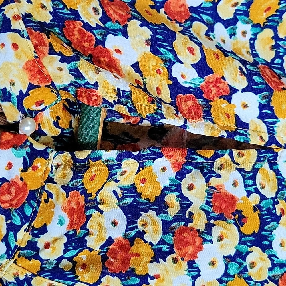 Pretty Garden multicolored halter fit and flare, swing dress. size M - Picture 6 of 16